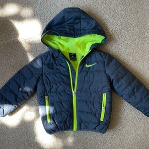 Nike puffer jacket for the fall worn only twice still in excellent condition.